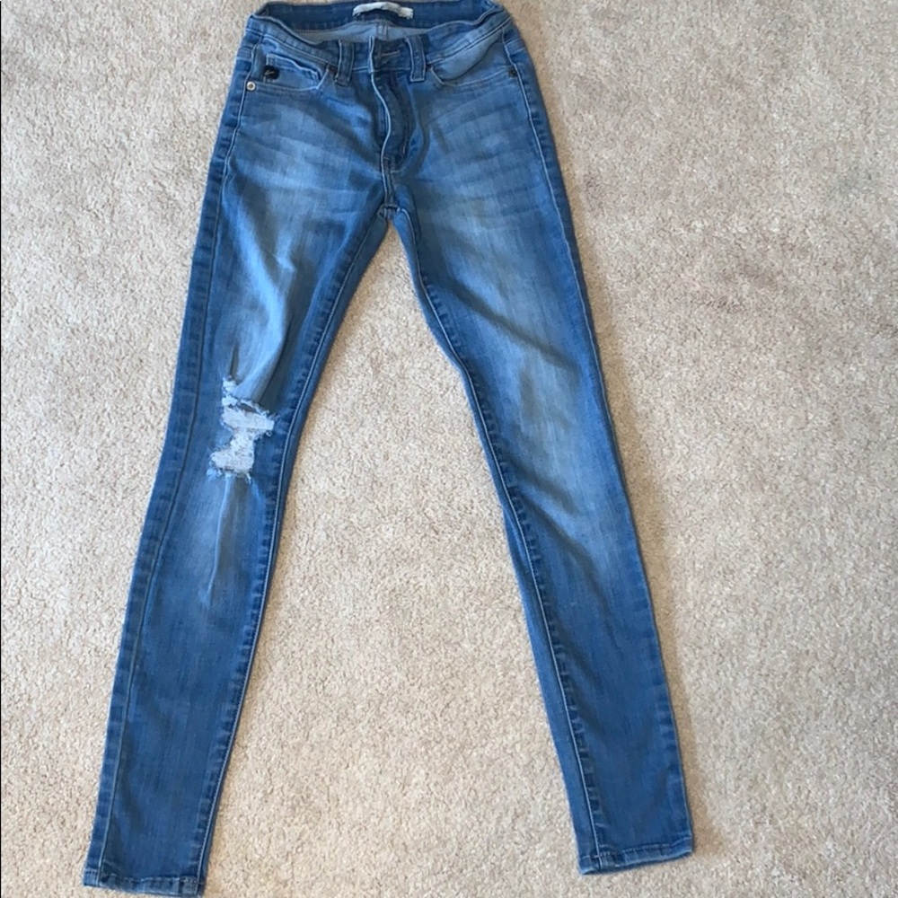 Ripped skinny jeans